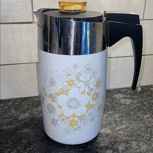 RARE FIND! 10 cup Floral Boquet Corningware percolator. Exc condition